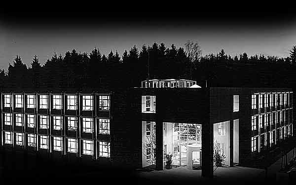 Die Kunstwerke im FAW-Geb&auml;ude. Klicken Sie unten auf EINGANG oder oben auf die jeweiligen Stockwerke